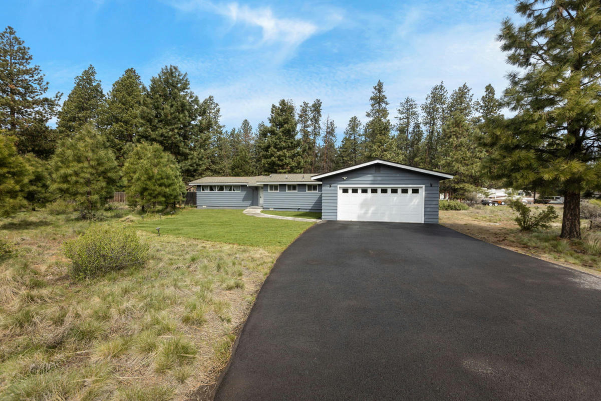 19420 APACHE RD, BEND, OR 97702, photo 1 of 44