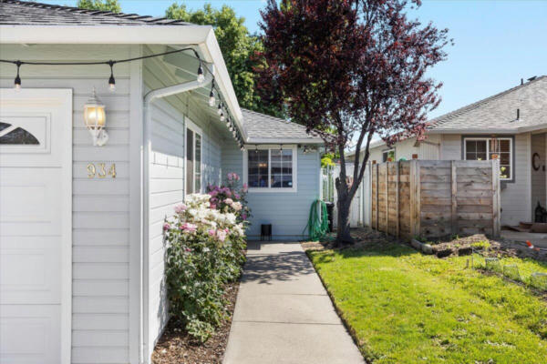 934 GLENGROVE AVE, CENTRAL POINT, OR 97502 - Image 1