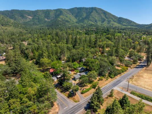 2901 CLOVERLAWN DR, GRANTS PASS, OR 97527 - Image 1