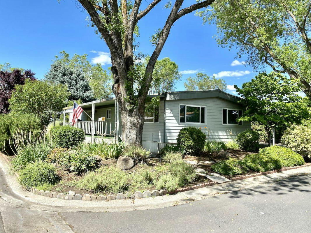 2704 STEARNS WAY, MEDFORD, OR 97501, photo 1 of 20