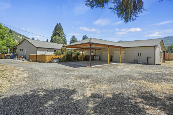 2951 ROGUE RIVER HWY, GOLD HILL, OR 97525 - Image 1