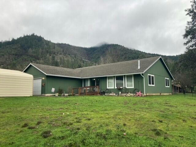 2666 WARDS CREEK RD, ROGUE RIVER, OR 97537, photo 1 of 37