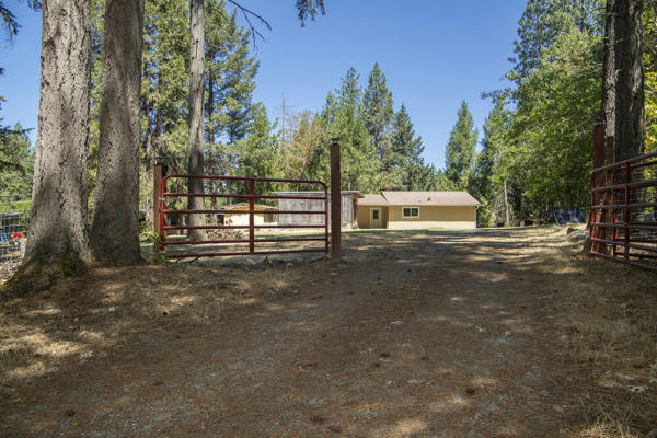 856 JAYNES DR, GRANTS PASS, OR 97527 - Image 1