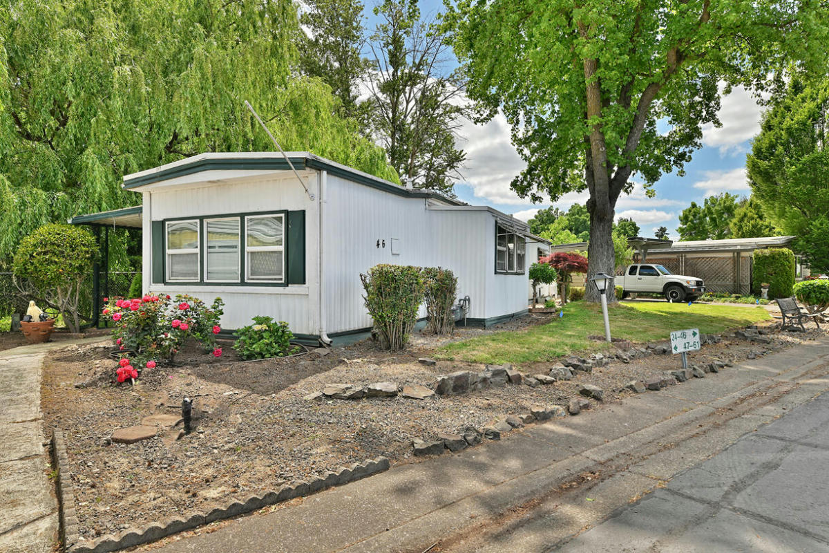 2252 TABLE ROCK RD SPC 46, MEDFORD, OR 97501, photo 1 of 18