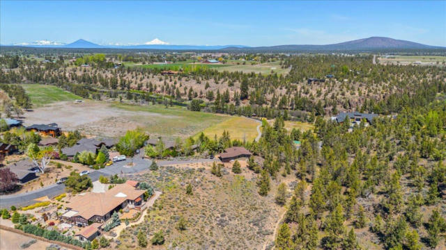 20367 ROCK CANYON RD, BEND, OR 97703, photo 5 of 27