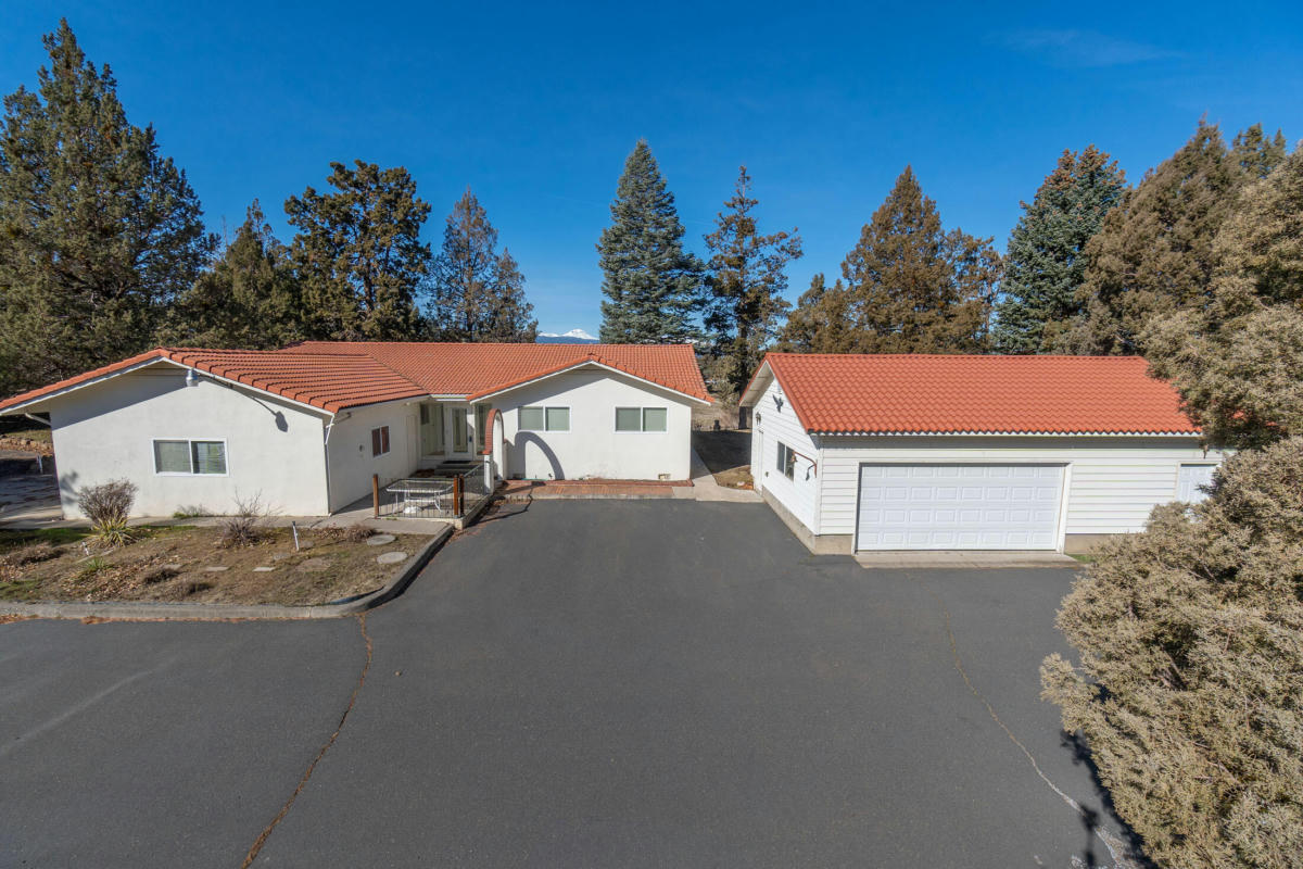 20230 ROGERS RD, BEND, OR 97703, photo 1 of 61