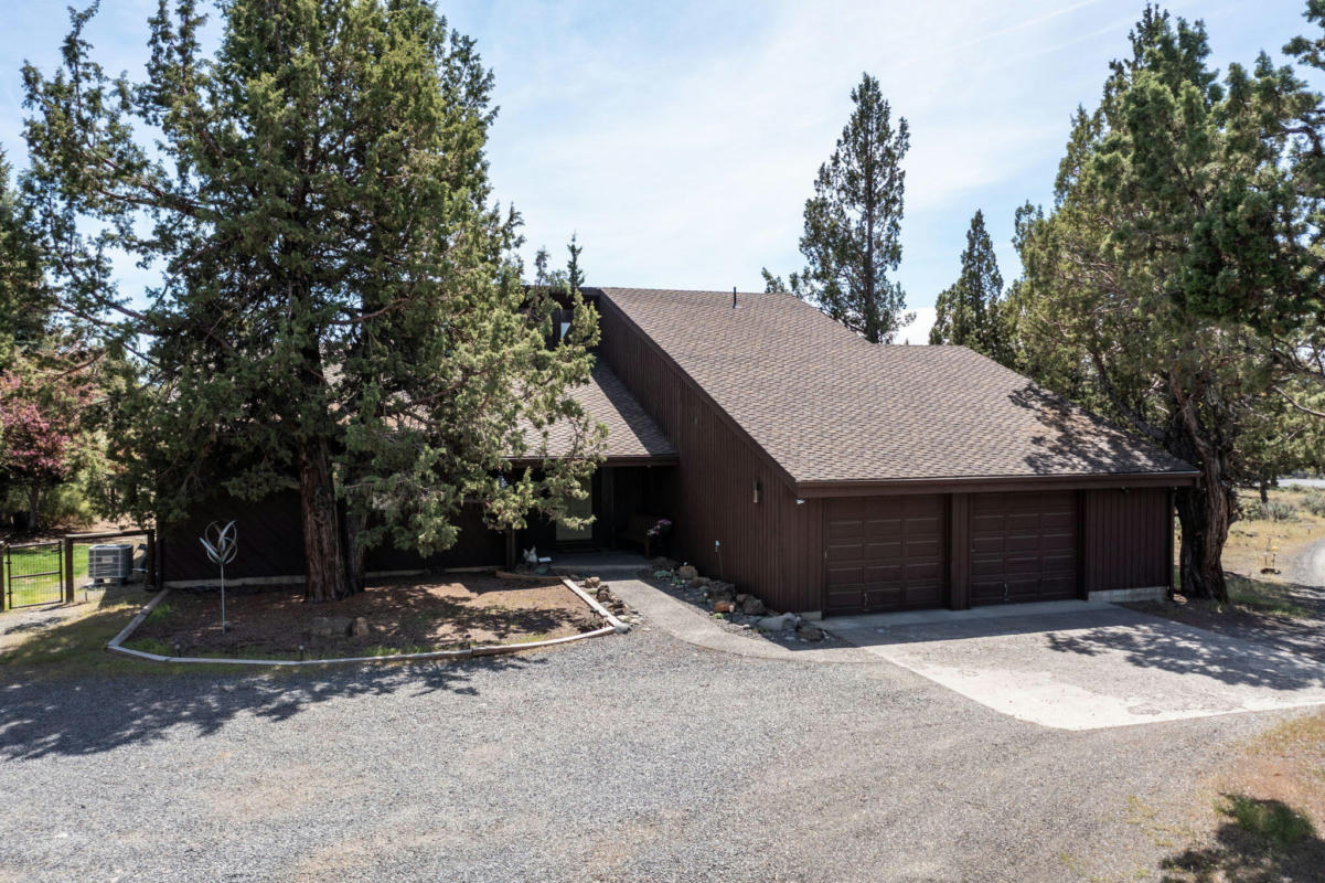 64620 MCGRATH RD, BEND, OR 97701, photo 1 of 28