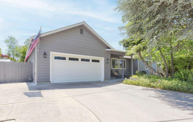 1786 BROOKHURST WAY, GRANTS PASS, OR 97527 - Image 1