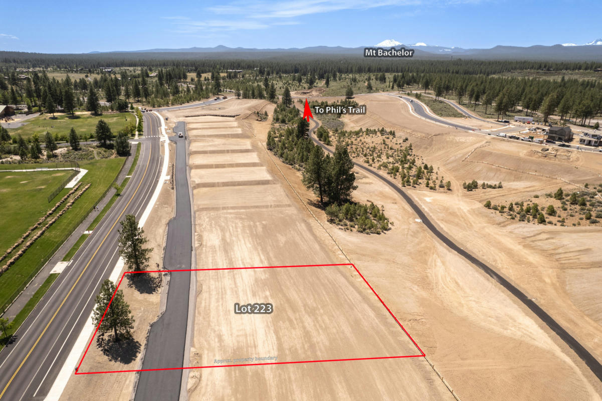 3126 NW CROSSING DR, BEND, OR 97703, photo 1 of 10
