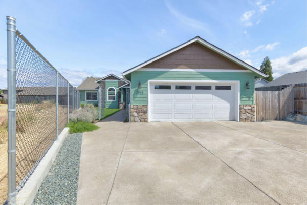 2922 NAPLES DR, GRANTS PASS, OR 97527 - Image 1