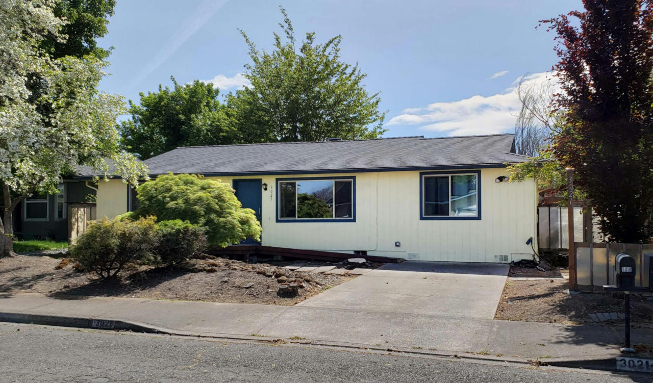 3021 CLEARVIEW AVE, MEDFORD, OR 97501, photo 1 of 25