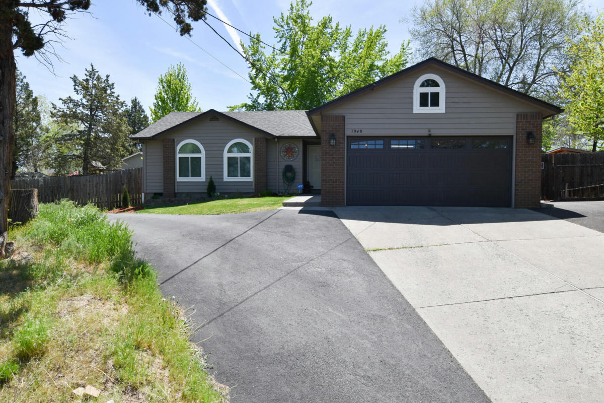 1940 SW CURRY CT, REDMOND, OR 97756, photo 1 of 29