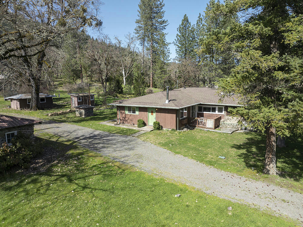 3136 FOOTS CREEK R FORK RD, GOLD HILL, OR 97525, photo 1 of 64