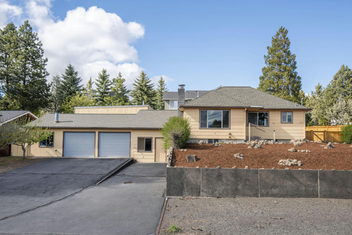 204 NW WILMINGTON AVE, BEND, OR 97703, photo 1 of 24