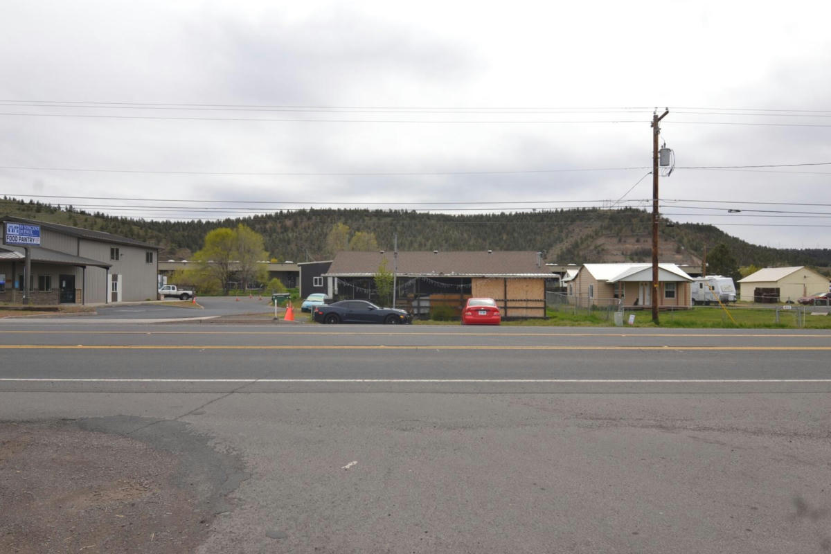 949 NW MADRAS HWY, PRINEVILLE, OR 97754, photo 1 of 16