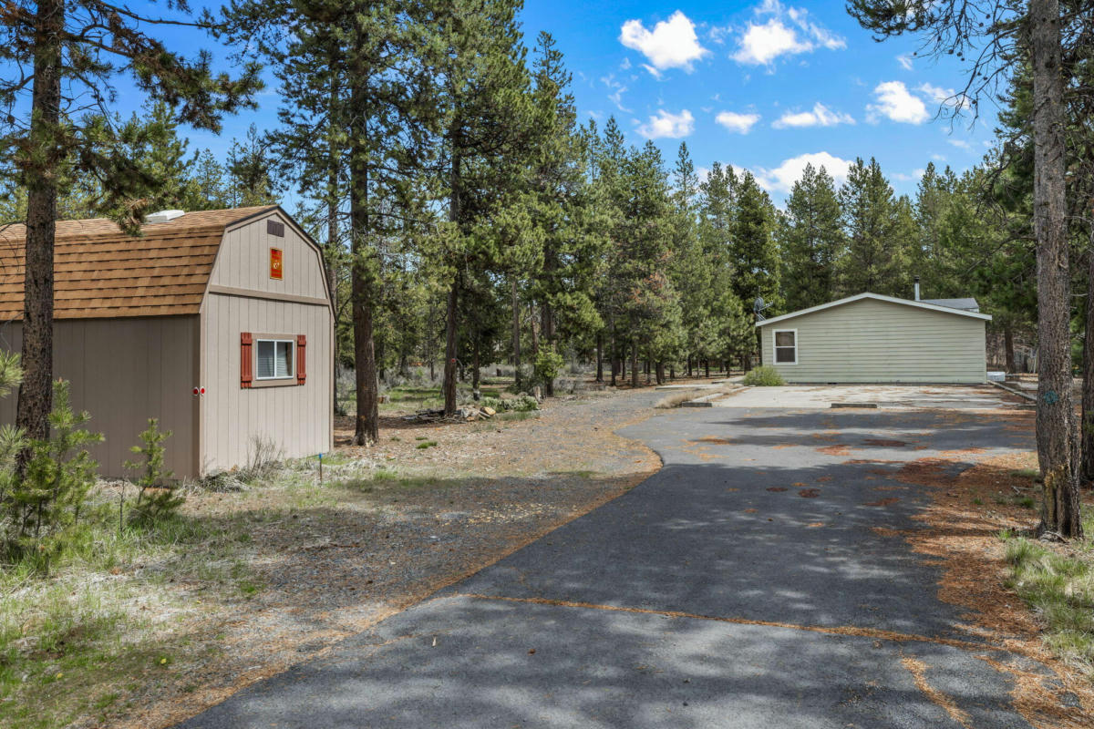 56098 BLACK DUCK RD, BEND, OR 97707, photo 1 of 12